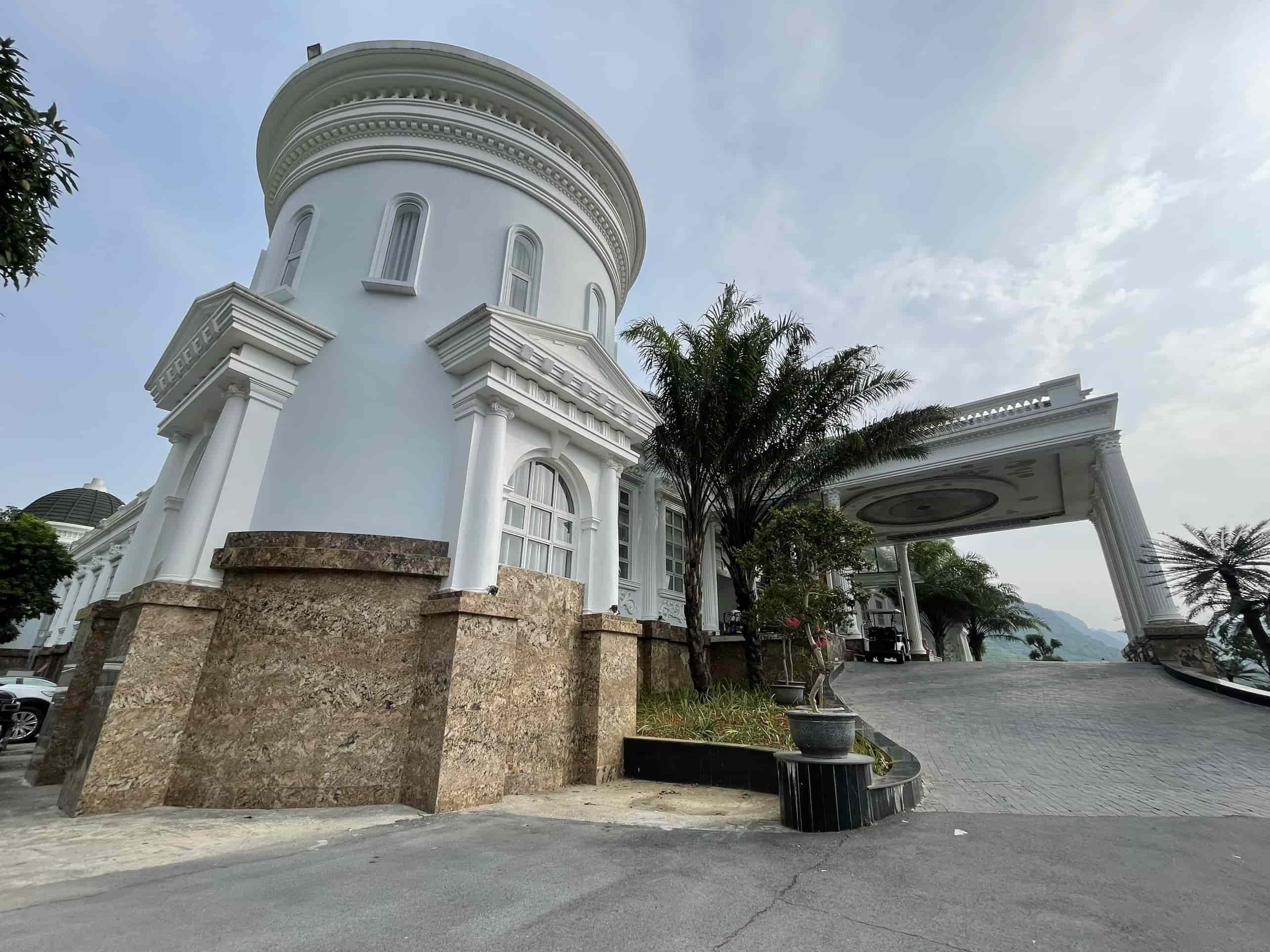 Đá granite Alaska Gold ốp mặt tiền Sân Golf Hà Nam