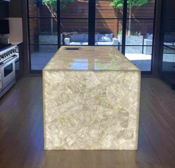 Không gian nội thất sử dụng đá White Crystal